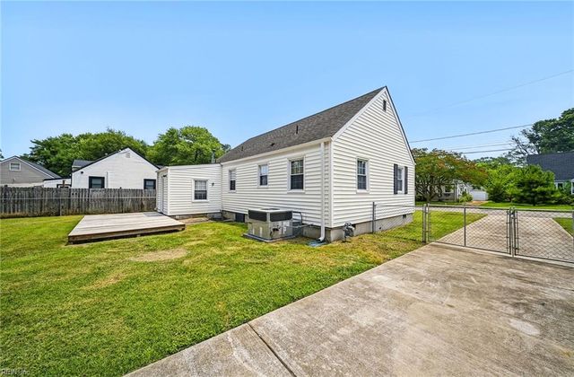 1382 Hammond CT, Norfolk, VA 23503