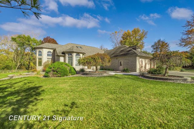 5790 Dunrovin Drive, Saginaw Twp, MI 48638