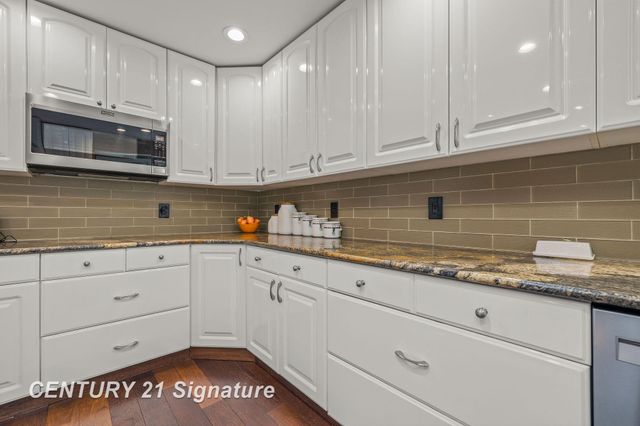 5790 Dunrovin Drive, Saginaw Twp, MI 48638