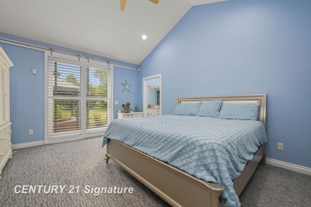 5790 Dunrovin Drive, Saginaw Twp, MI 48638
