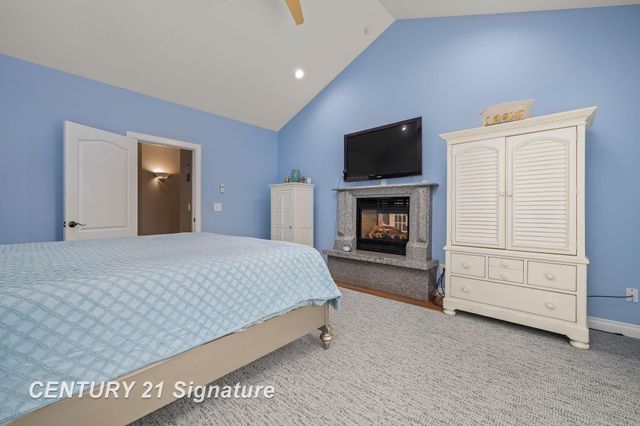 5790 Dunrovin Drive, Saginaw Twp, MI 48638