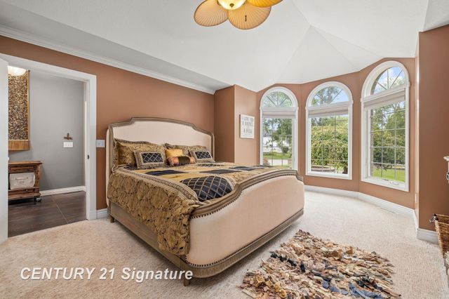 5790 Dunrovin Drive, Saginaw Twp, MI 48638