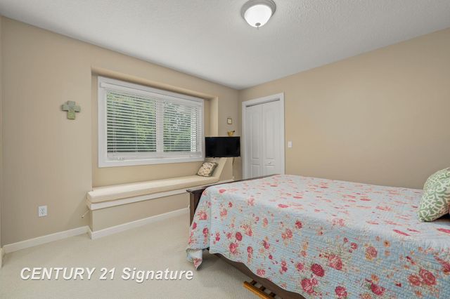 5790 Dunrovin Drive, Saginaw Twp, MI 48638