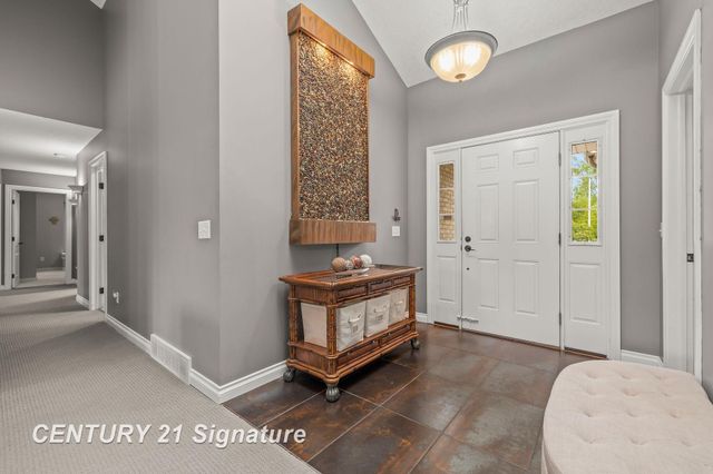 5790 Dunrovin Drive, Saginaw Twp, MI 48638