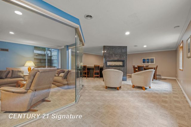 5790 Dunrovin Drive, Saginaw Twp, MI 48638