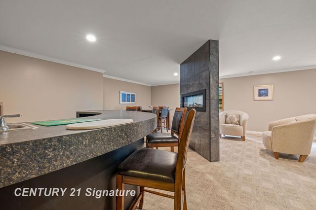 5790 Dunrovin Drive, Saginaw Twp, MI 48638