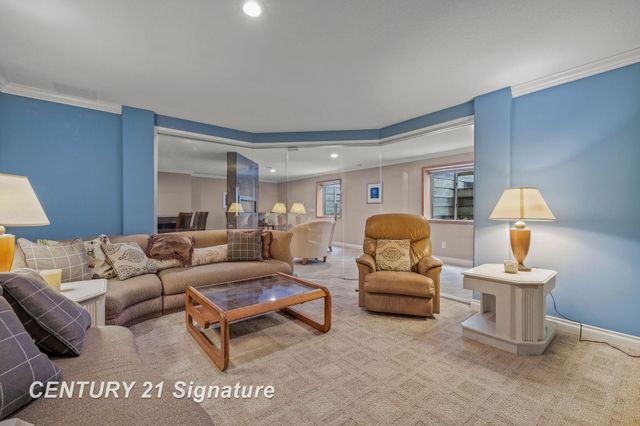 5790 Dunrovin Drive, Saginaw Twp, MI 48638