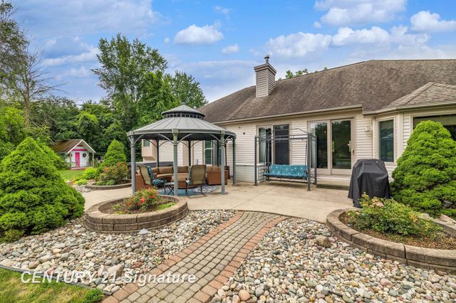 5790 Dunrovin Drive, Saginaw Twp, MI 48638