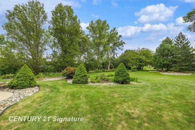 5790 Dunrovin Drive, Saginaw Twp, MI 48638