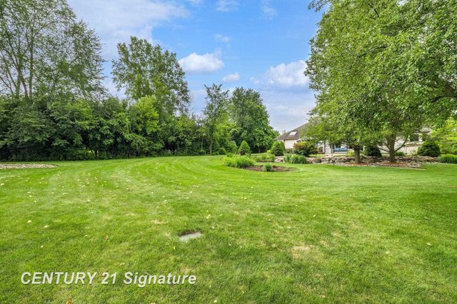 5790 Dunrovin Drive, Saginaw Twp, MI 48638