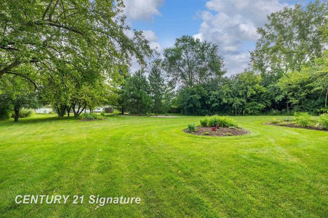 5790 Dunrovin Drive, Saginaw Twp, MI 48638