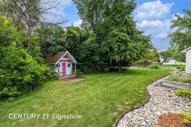 5790 Dunrovin Drive, Saginaw Twp, MI 48638