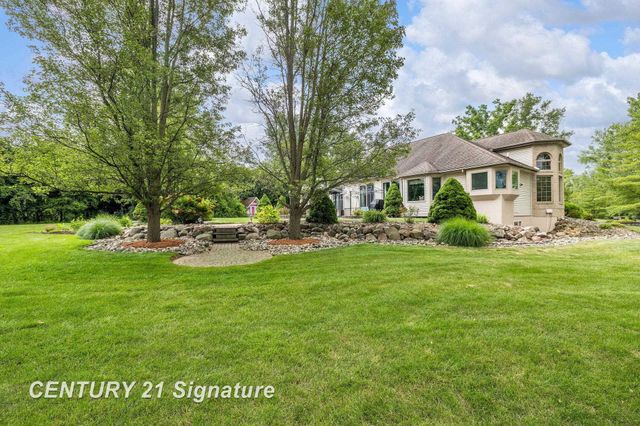 5790 Dunrovin Drive, Saginaw Twp, MI 48638