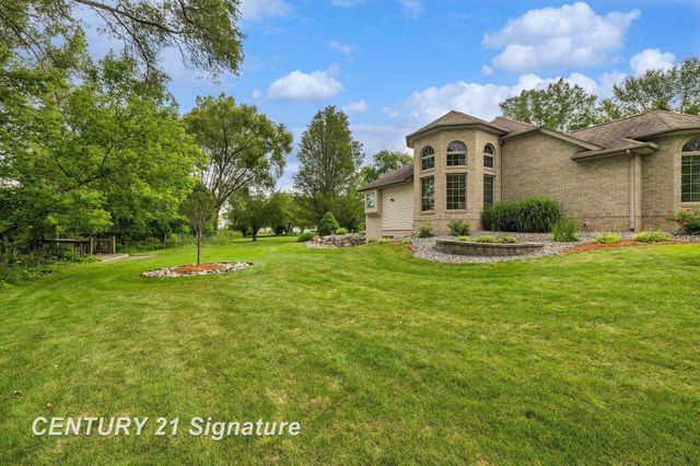 5790 Dunrovin Drive, Saginaw Twp, MI 48638