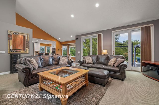 5790 Dunrovin Drive, Saginaw Twp, MI 48638