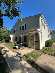 1196 COVE Drive 151C, Prospect Heights, IL 60070