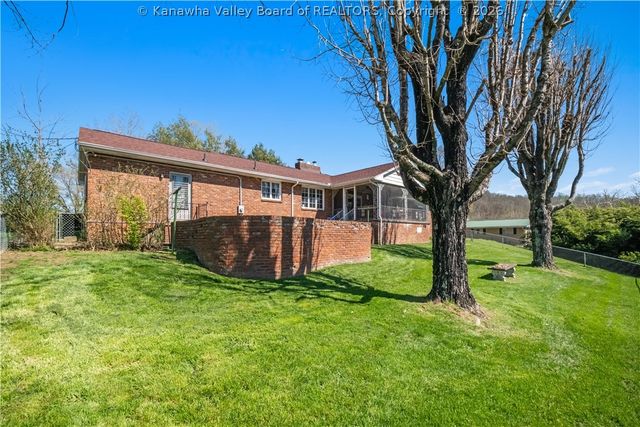 5447 Longview Drive, Cross Lanes, WV 25313