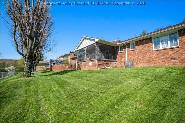 5447 Longview Drive, Cross Lanes, WV 25313