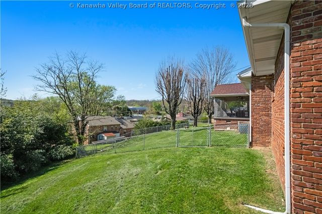 5447 Longview Drive, Cross Lanes, WV 25313
