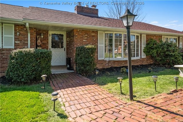 5447 Longview Drive, Cross Lanes, WV 25313