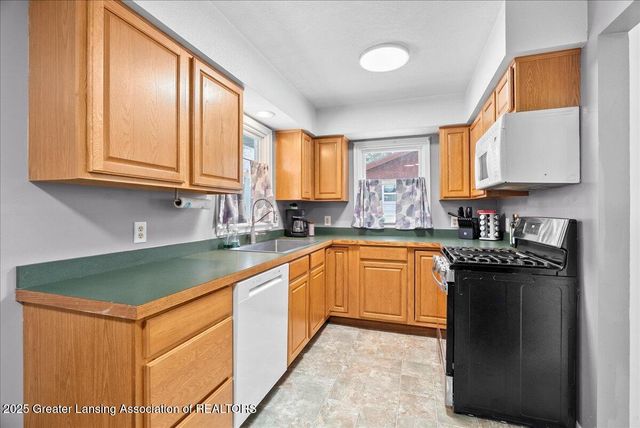 1015 Brad Street, Lansing, MI 48911