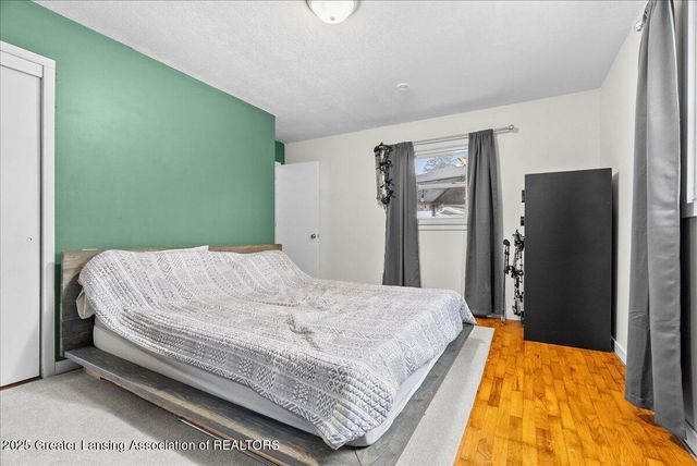 1015 Brad Street, Lansing, MI 48911