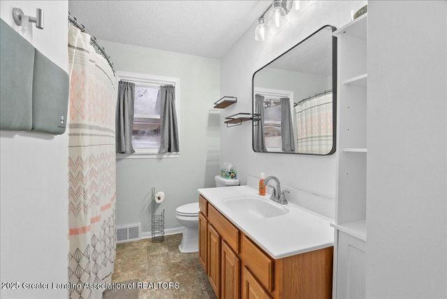 1015 Brad Street, Lansing, MI 48911