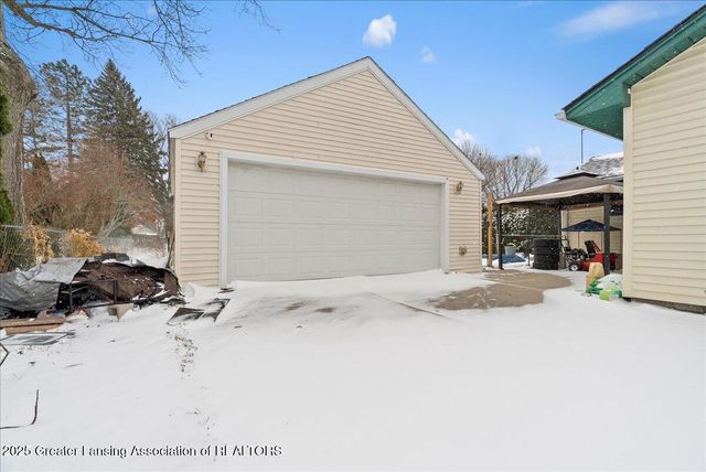 1015 Brad Street, Lansing, MI 48911