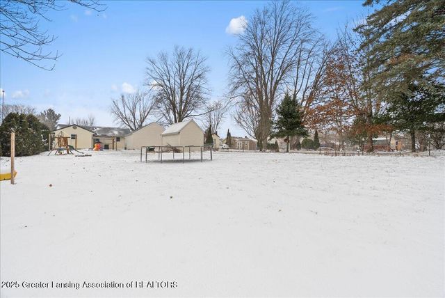 1015 Brad Street, Lansing, MI 48911