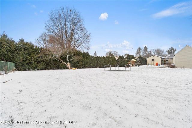 1015 Brad Street, Lansing, MI 48911