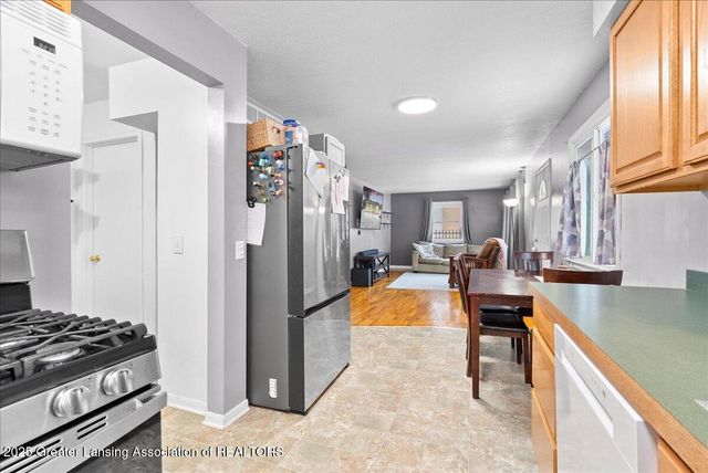 1015 Brad Street, Lansing, MI 48911