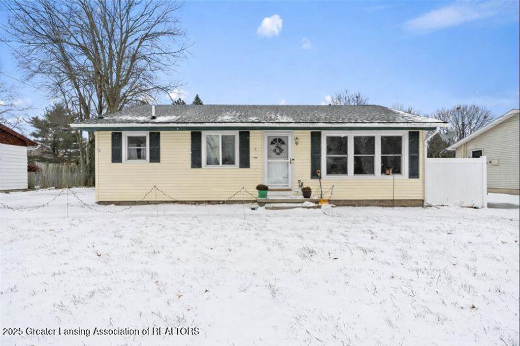 1015 Brad Street, Lansing, MI 48911