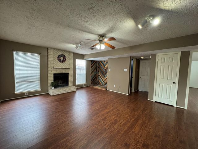 313 Thistlewood Court, League City, TX 77573