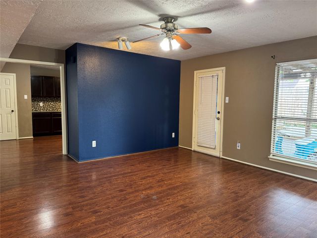 313 Thistlewood Court, League City, TX 77573