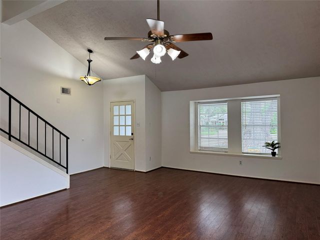 313 Thistlewood Court, League City, TX 77573