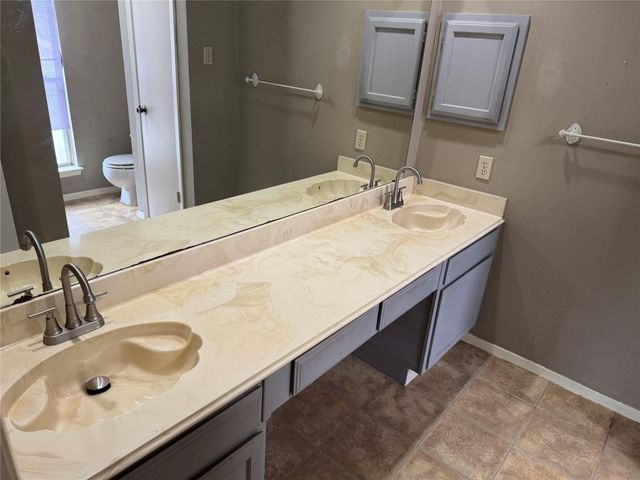 313 Thistlewood Court, League City, TX 77573