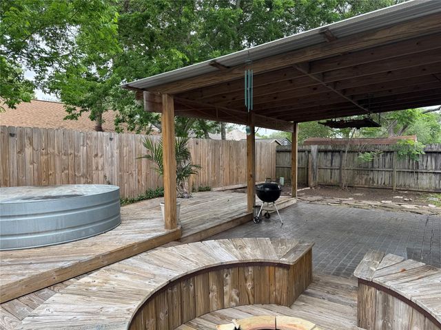 313 Thistlewood Court, League City, TX 77573