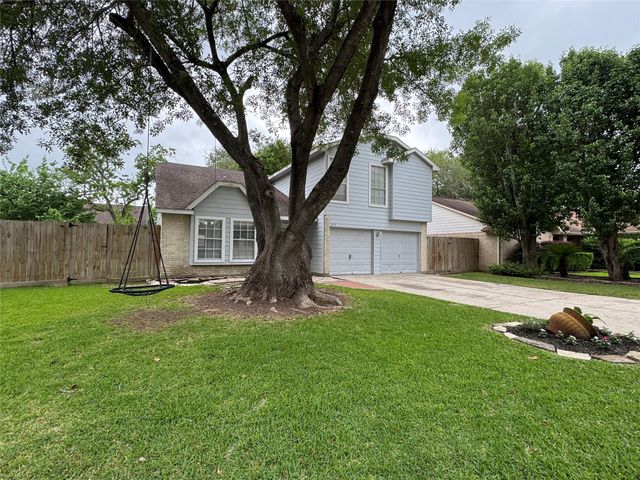 313 Thistlewood Court, League City, TX 77573