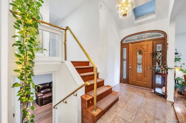 178 Gerhard Road, Plainview, NY 11803