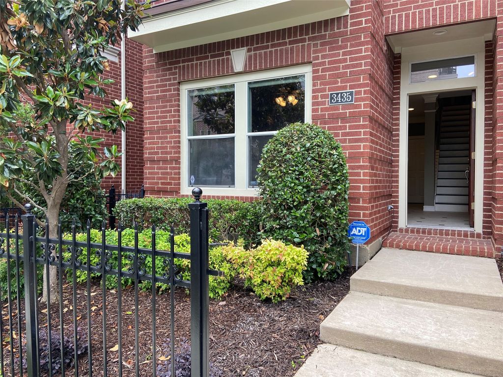 3435 Howell Street, Dallas, TX 75204