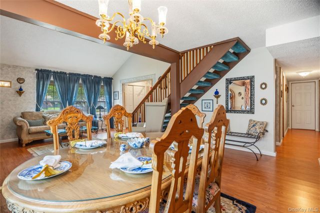 820 Greenbelt Parkway W, Holbrook, NY 11741