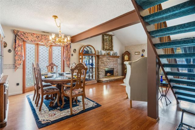 820 Greenbelt Parkway W, Holbrook, NY 11741