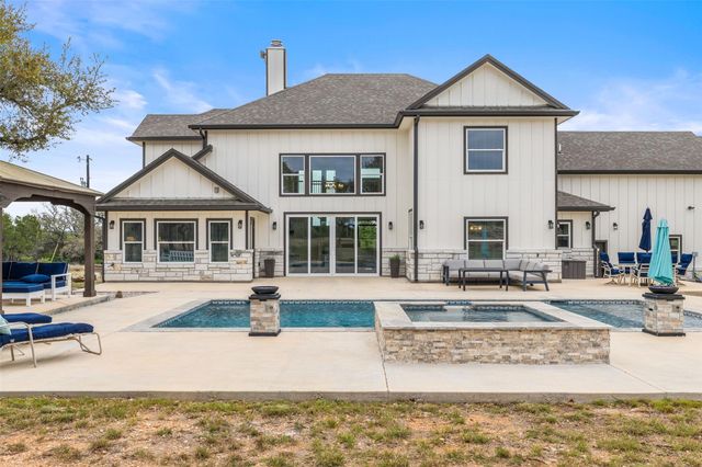 889 Brock Hollow DR, Johnson City, TX 78636