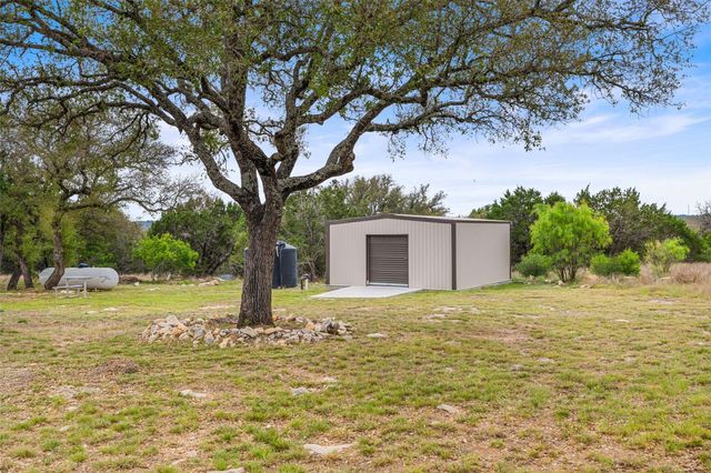 889 Brock Hollow DR, Johnson City, TX 78636