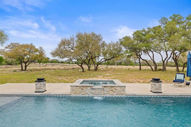 889 Brock Hollow DR, Johnson City, TX 78636