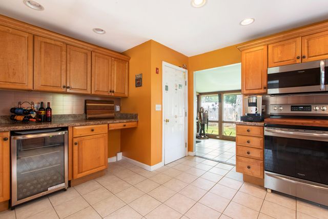 5 Birch Street, Buzzards Bay, MA 02532