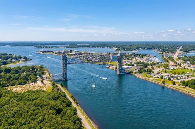 5 Birch Street, Buzzards Bay, MA 02532