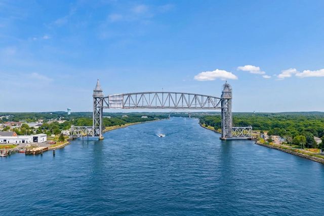 5 Birch Street, Buzzards Bay, MA 02532