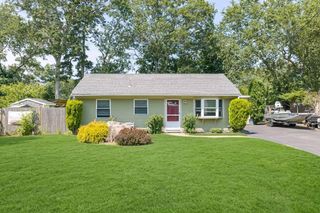 5 Birch Street, Buzzards Bay, MA 02532