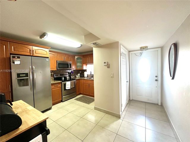 8990 S Hollybrook Blvd 108, Pembroke Pines, FL 33025